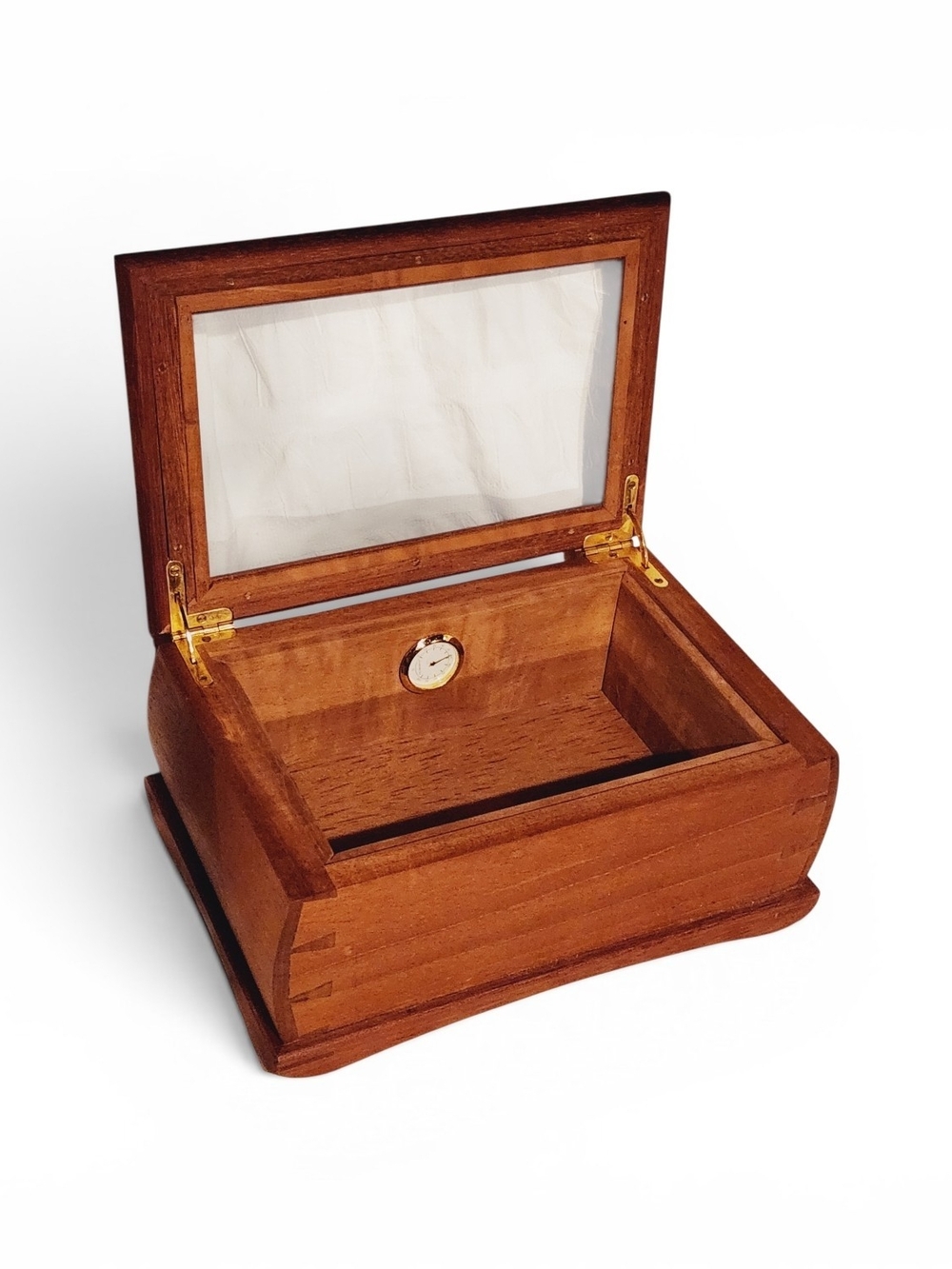 Classic Wooden Humidor Box in Brown